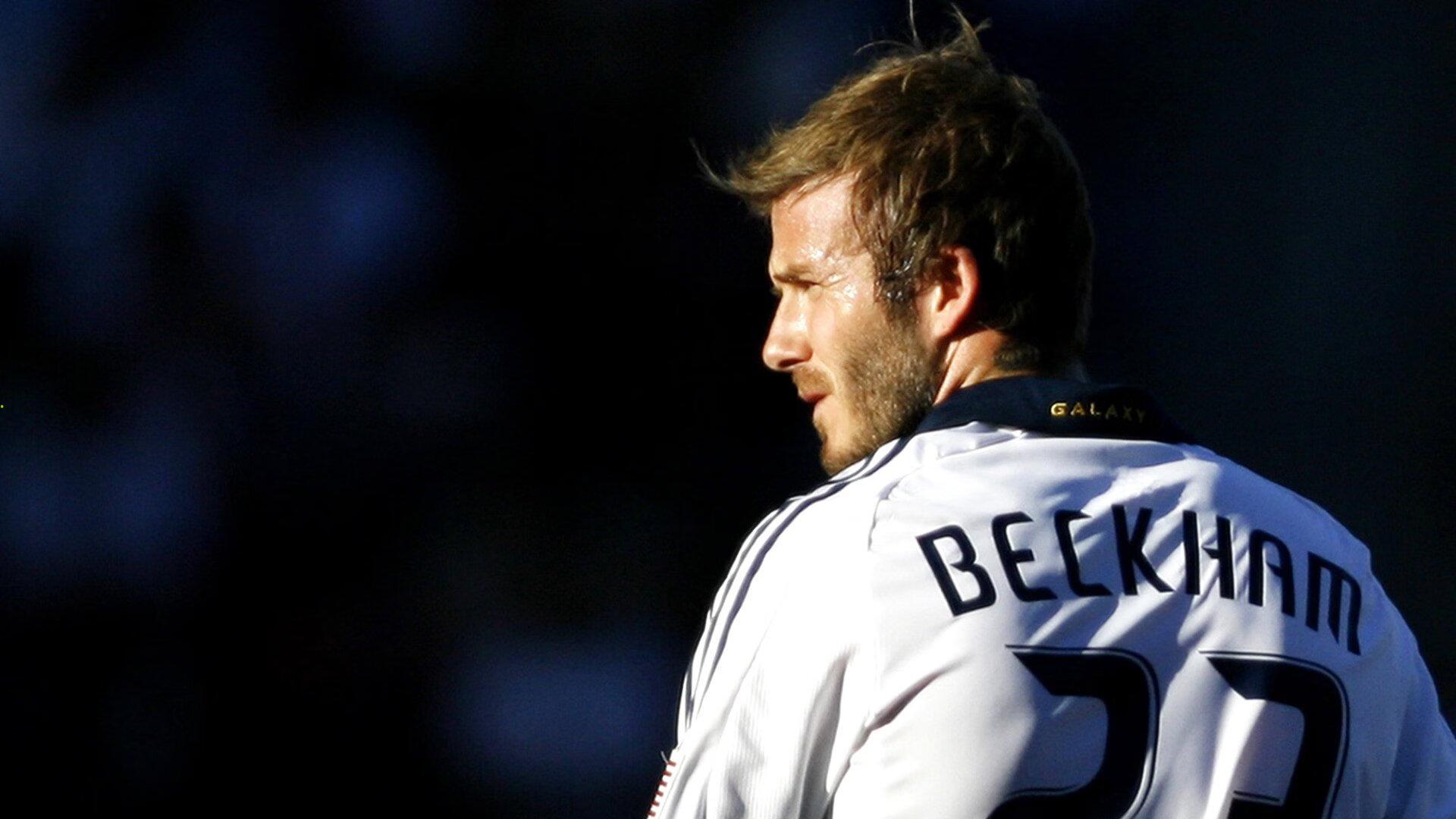 皇家马德里与巴塞罗那上演巅峰对决，西甲冠军悬念再起